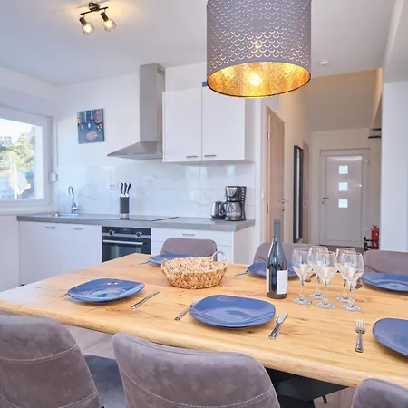 Fuer 4 Personen Ca- 65 M² In Mastrinka- Adriakueste Kroatien - Kroatische Ins By Interhome Διαμέρισμα *