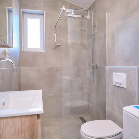 Fuer 4 Personen Ca- 65 M² In Mastrinka- Adriakueste Kroatien - Kroatische Ins By Interhome *